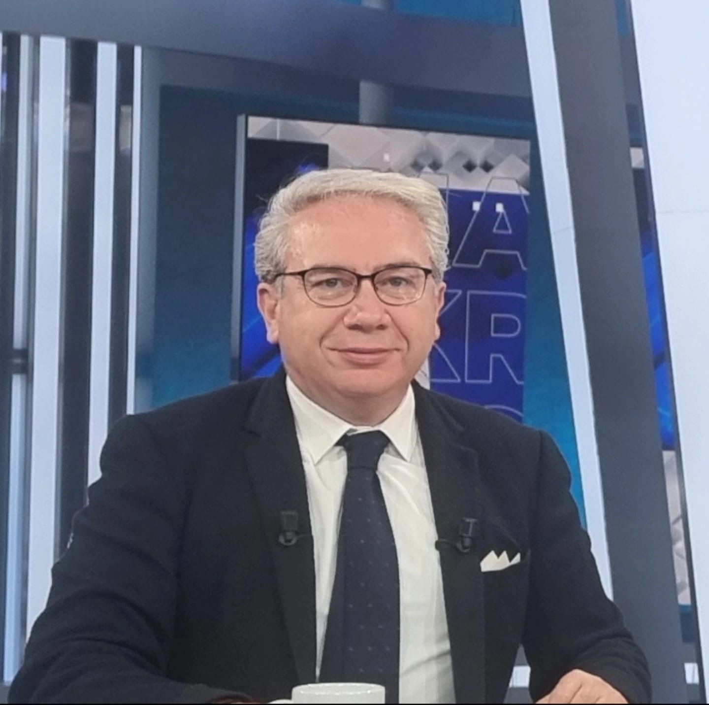 Toplumsal Dayanışma, Paylaşım ve Refah Toplumu Üzerine Bir Çağrı Modernite İçinde Türkiye Deneyimi / Şevket Sayılgan